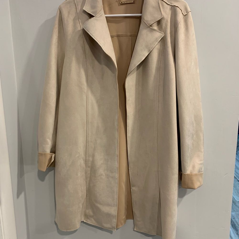Tahari Cream Trench Faux Suede Coat with Classic Lapels and Mid-Length Design